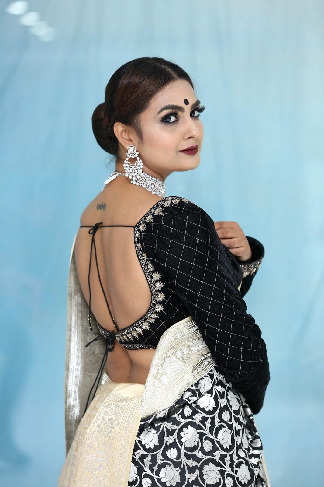 Beautiful Indian Model Neha Deshpande stills in White Saree